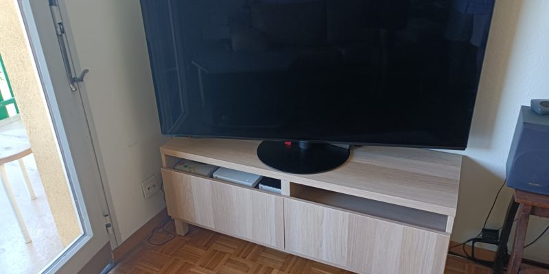 Montage d'un meuble TV Ikea