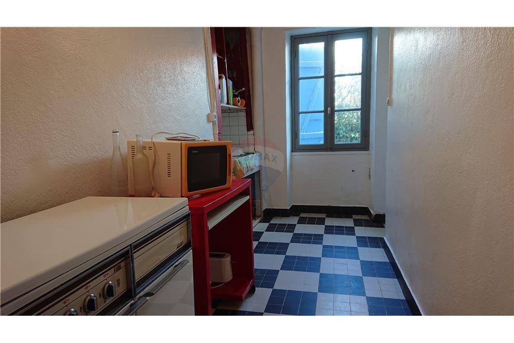 Cuisine Etat de départ, rénovation de maison Luzy