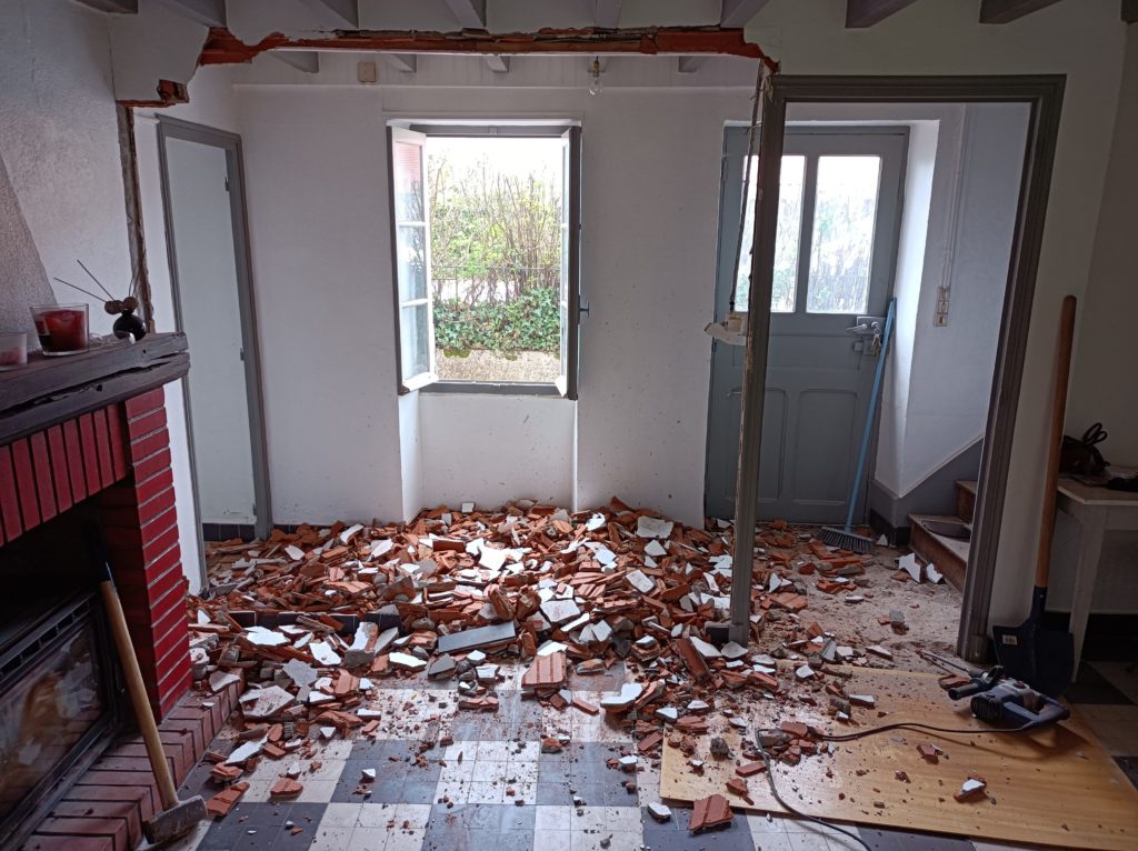 Démolition cloison, rénovation de maison Luzy