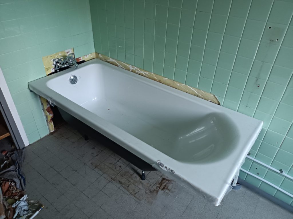 Pose de baignoire, rénovation de maison Luzy