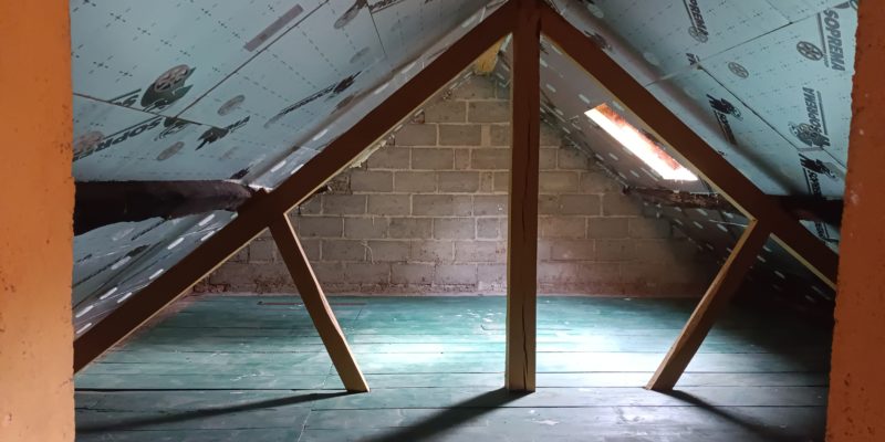 Isolation du toit, rénovation de maison Luzy