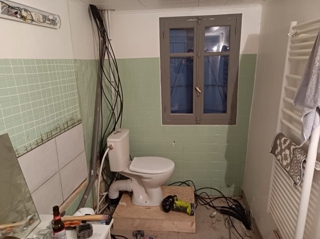 Electricité, rénovation de maison Luzy