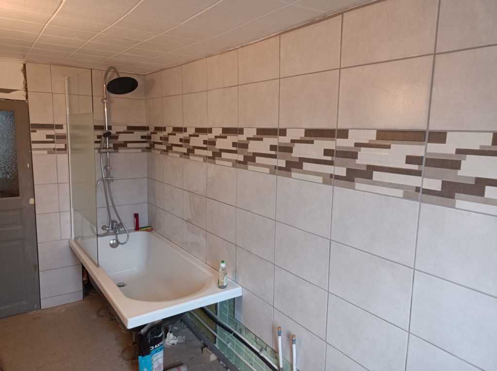 Salle de bains, rénovation de maison Luzy
