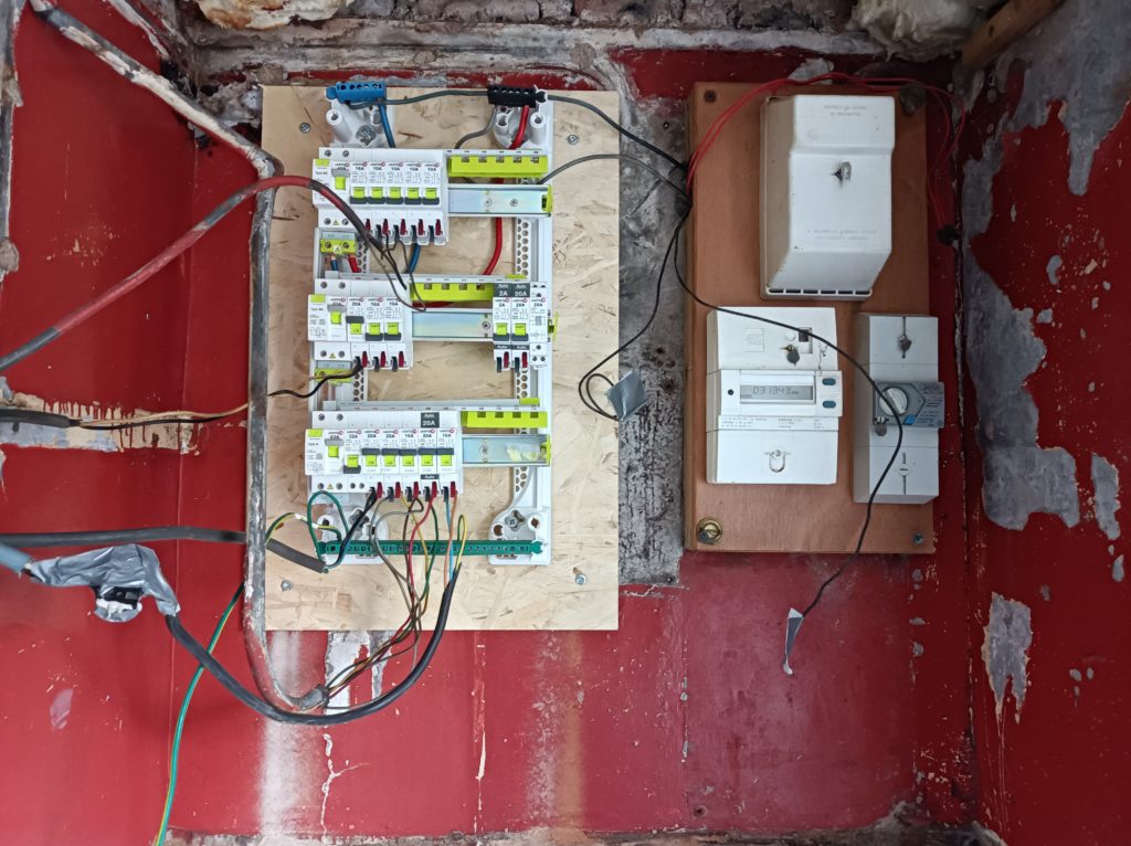 Nouveau compteur, Electricité, rénovation de maison Luzy