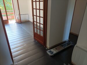 Pose de parquet pvc en continu