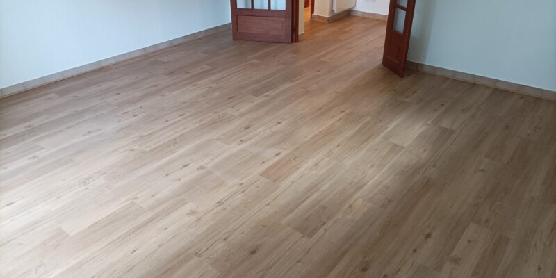 Pose de parquet pvc en continu