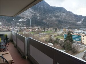 Installation de filets de protection anti chute sur balcon à Annecy