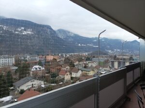 Installation de filets de protection anti chute sur balcon à Annecy