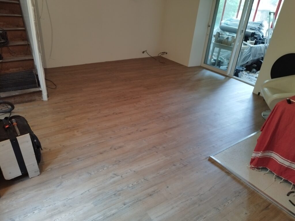 Pose de parquet flottant en pvc