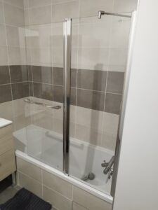 Pose d'un pare douche
