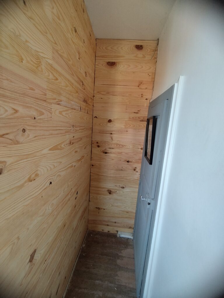 Pose de lambris bois