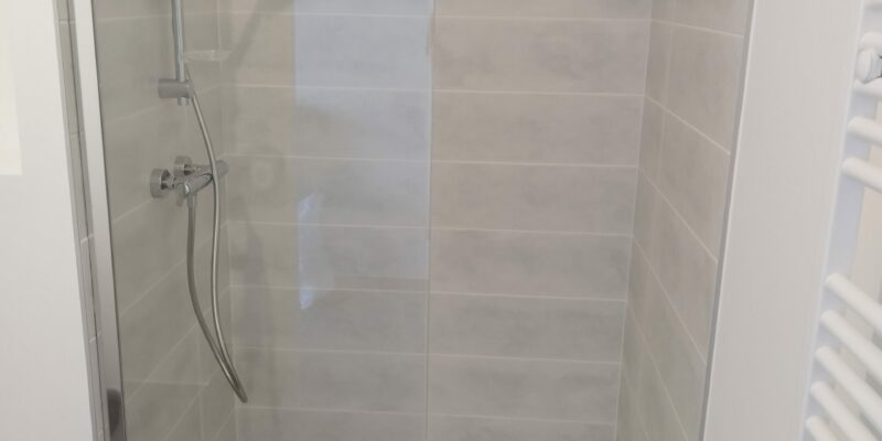 Pose paroi de douche à Annecy
