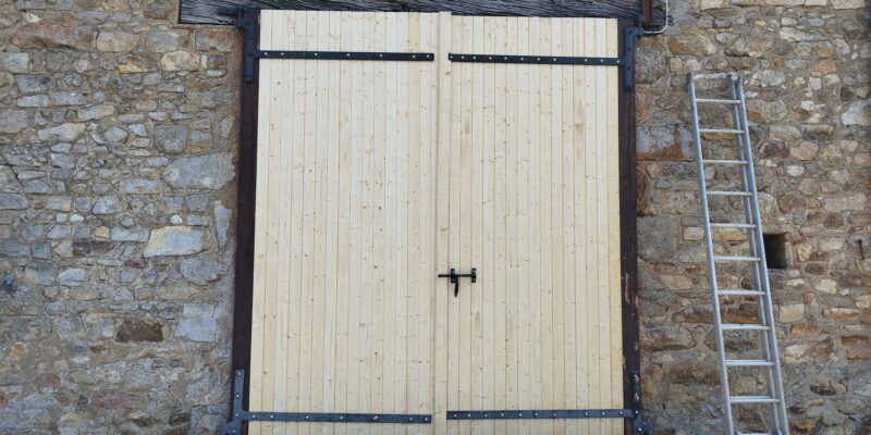 Réparation de portes en bois à Chiddes